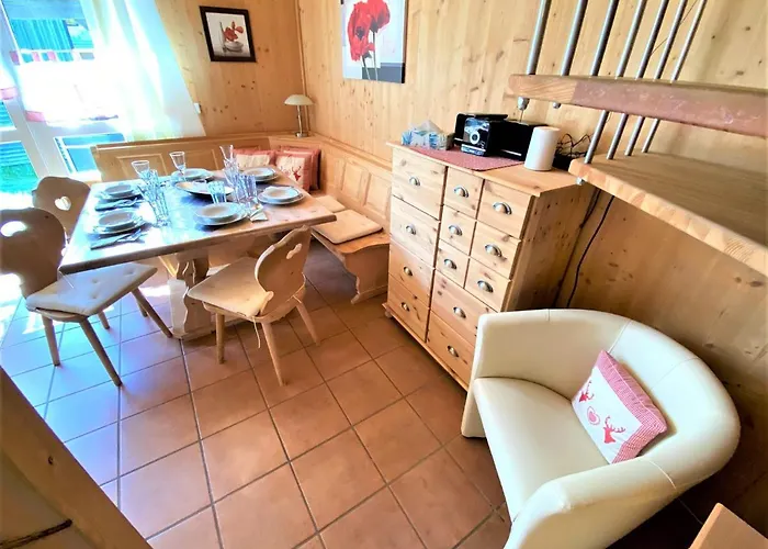 Chalet / Urige Stamperlhuette Auf Ue. 1250m+dampfbad شاليه هوهنتاورن