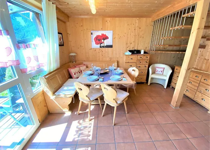 Chalet / Urige Stamperlhuette Auf Ue. 1250m+dampfbad شاليه