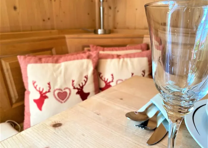 Chalet / Urige Stamperlhuette Auf Ue. 1250m+dampfbad شاليه *