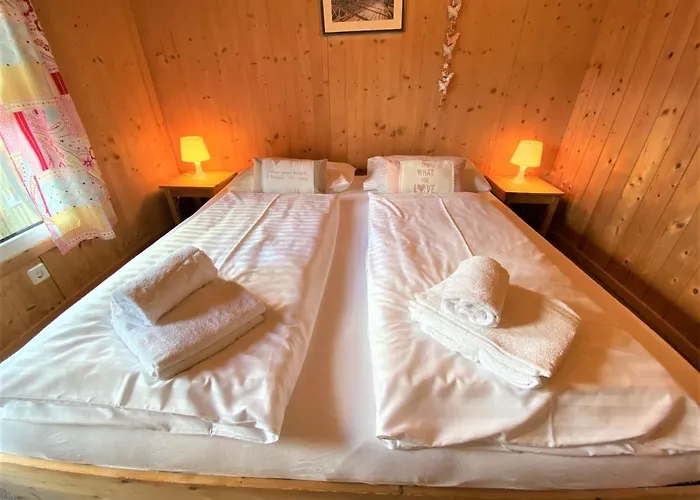 شاليه Chalet / Urige Stamperlhuette Auf Ue. 1250m+dampfbad هوهنتاورن