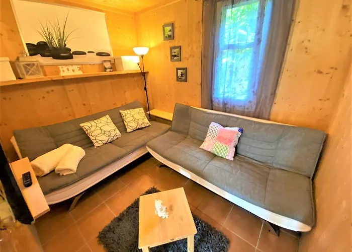 Chalet / Urige Stamperlhuette Auf Ue. 1250m+dampfbad شاليه هوهنتاورن