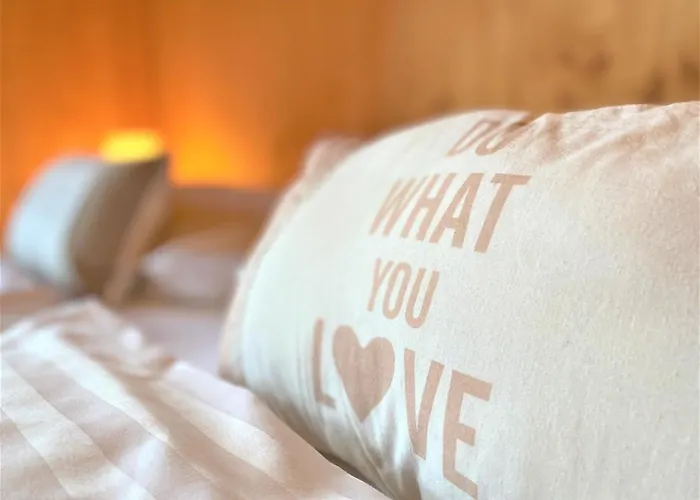 Chalet / Urige Stamperlhuette Auf Ue. 1250m+dampfbad شاليه *