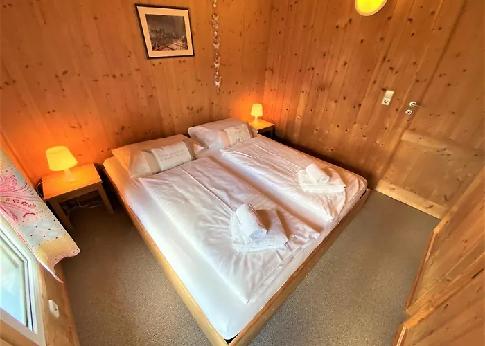 Chalet / Urige Stamperlhuette Auf Ue. 1250m+dampfbad شاليه *