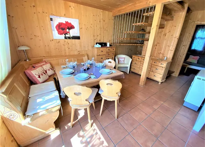 Chalet / Urige Stamperlhuette Auf Ue. 1250m+dampfbad شاليه